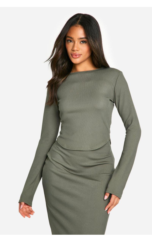 Топ з круглим вирізом і довгими рукавами