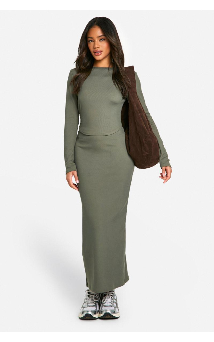 Топ з круглим вирізом і довгими рукавами