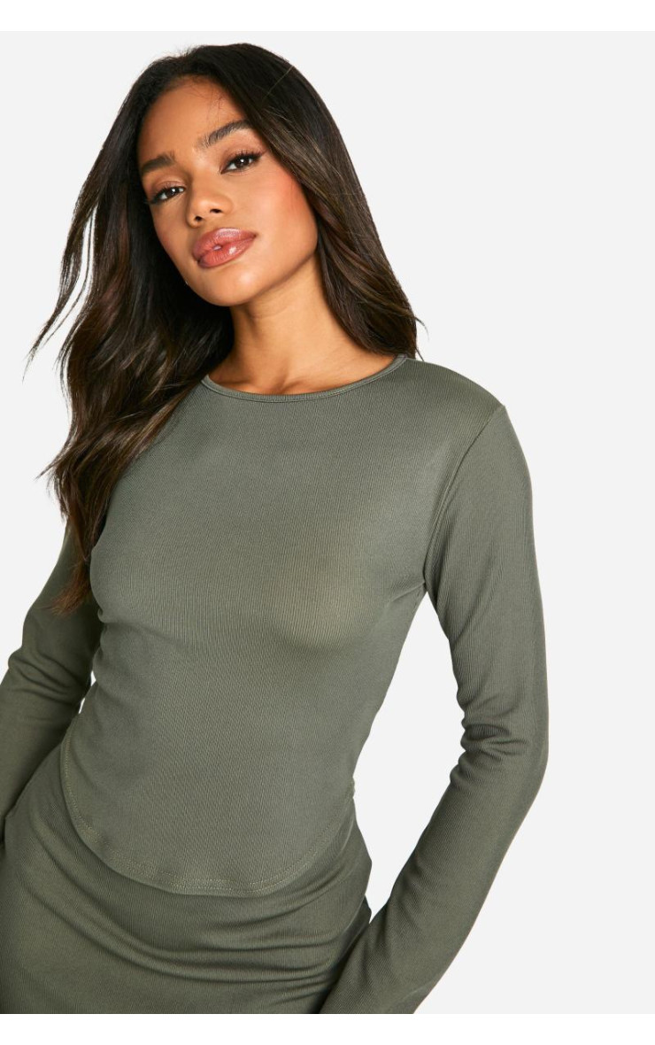 Топ з круглим вирізом і довгими рукавами