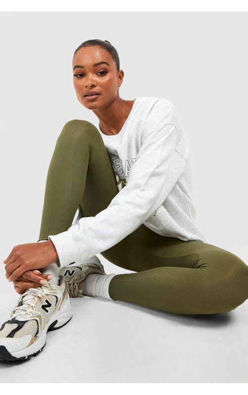 Високі базові легінси в рубчик середньої посадки