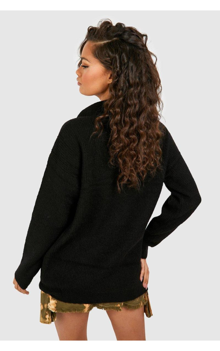 М'який трикотажний джемпер у формі воронки