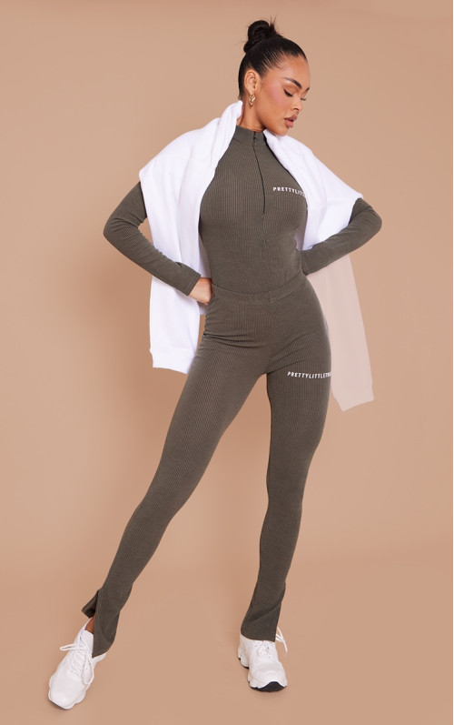 Легінси кольору хакі зі зморщеними ребрами з розділеним краєм PRETTYLITTLETHING