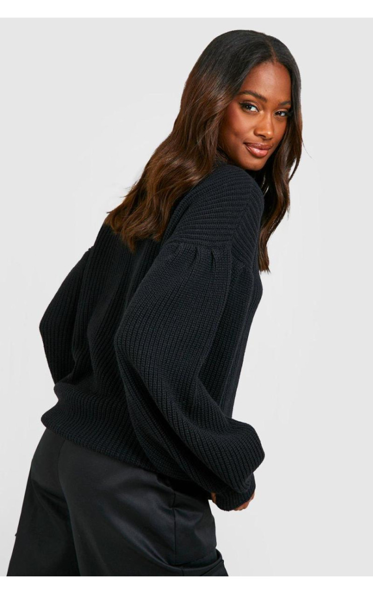 Чорний джемпер з балончиком