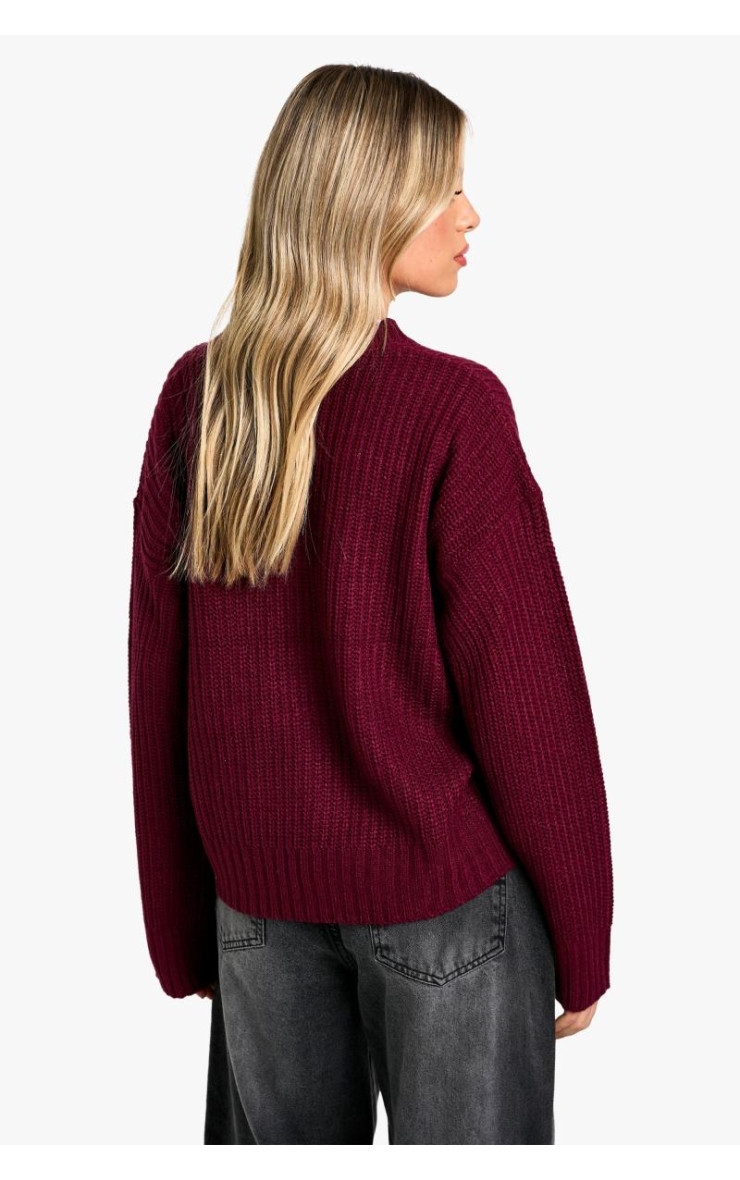 В'язаний кардиган бордового кольору з V-подібним вирізом