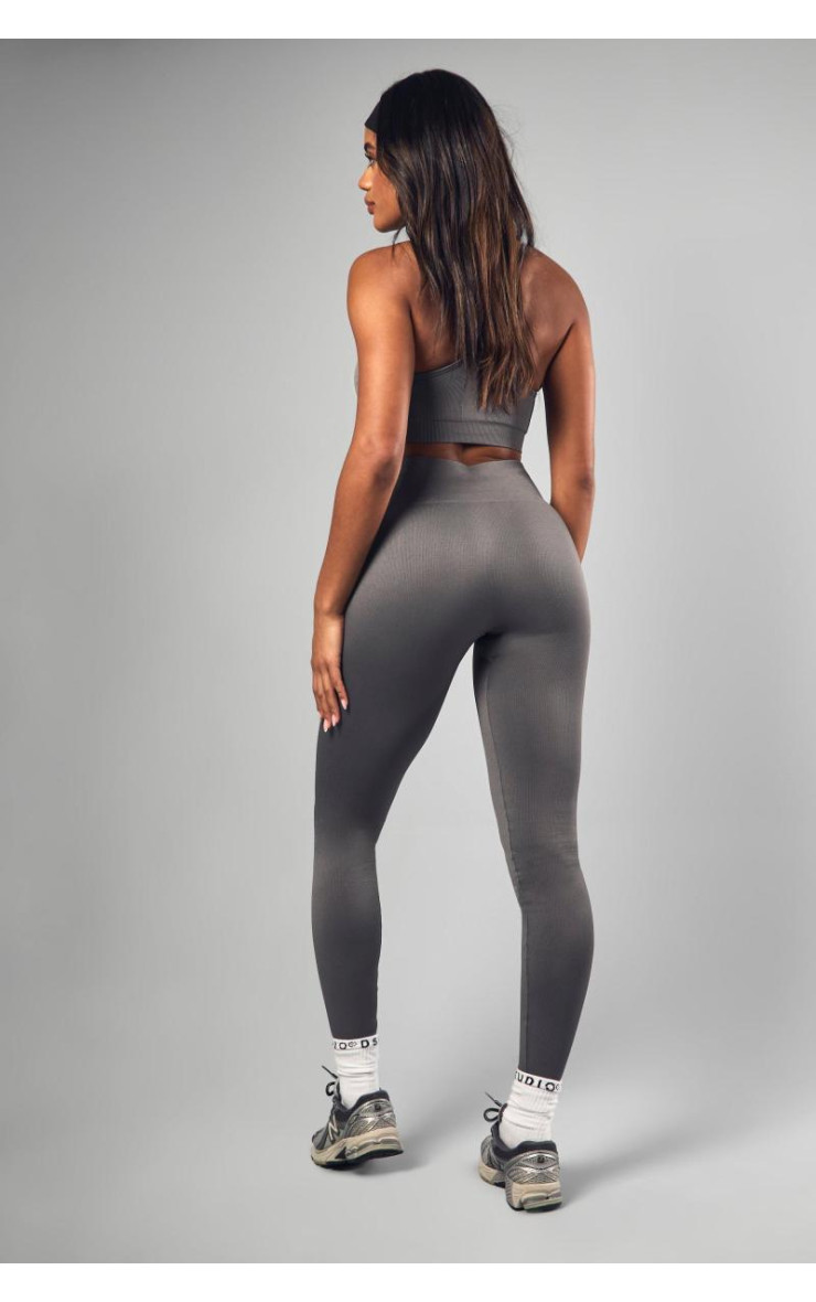 Безшовні легінси в рубчик