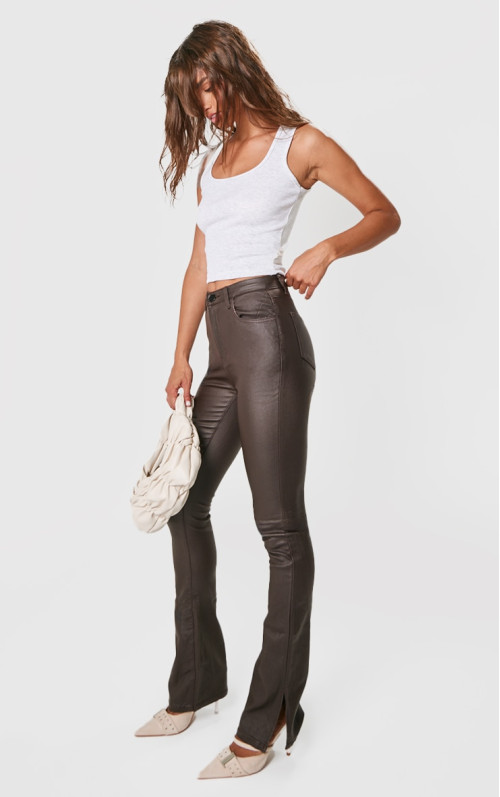 Кльош з джинсової тканини з шоколадним покриттям