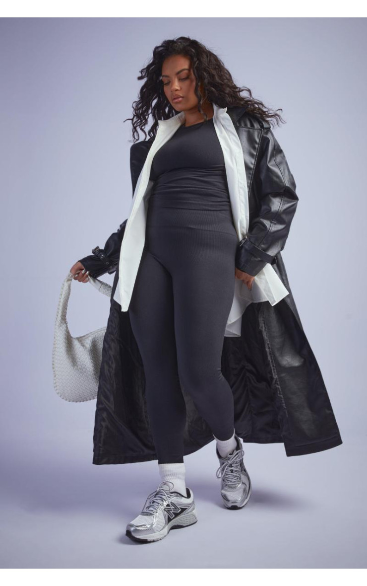 Плюс безшовні легінси в рубчик