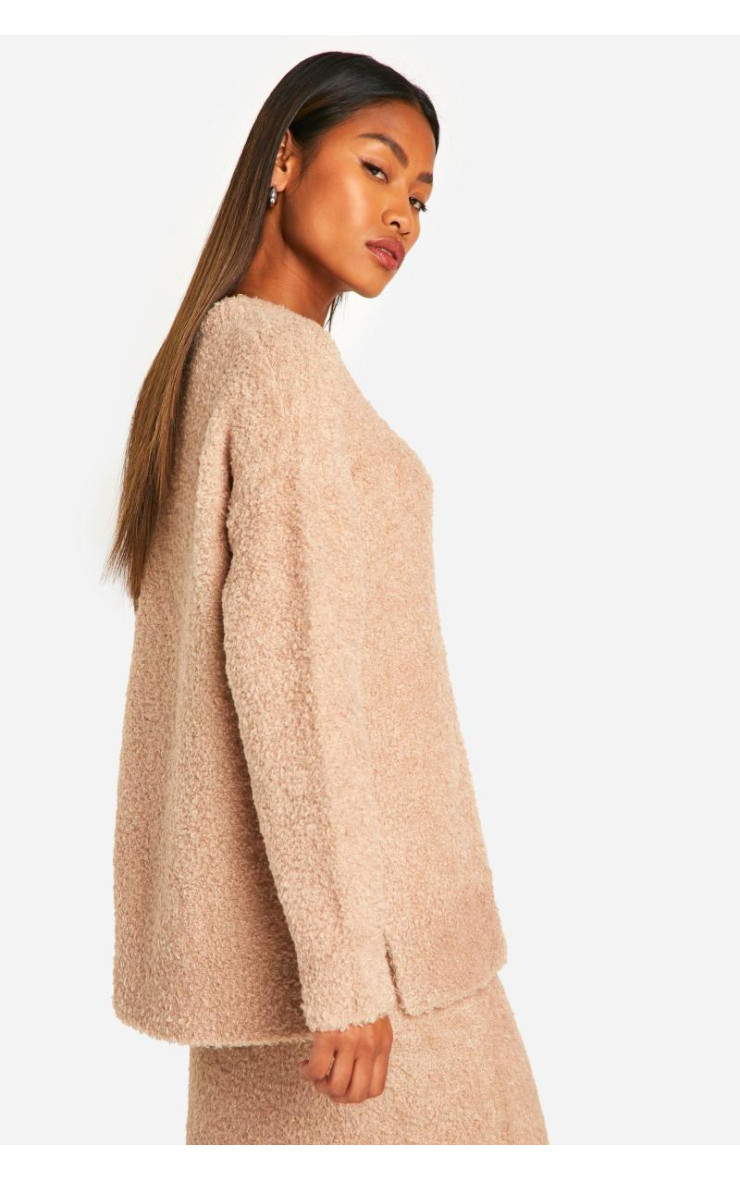 М'який трикотажний джемпер з круглим вирізом із завищеним розміром