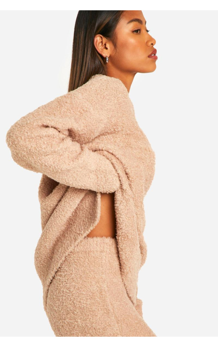 М'який трикотажний джемпер з круглим вирізом із завищеним розміром