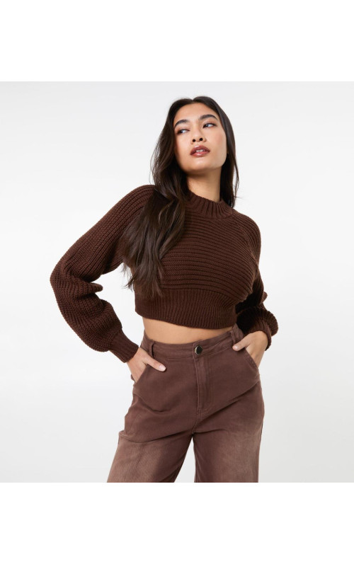 Висока в’язана на шиї джемпер